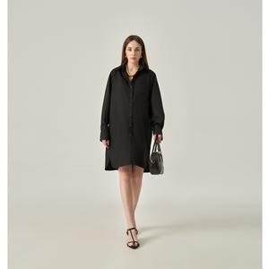 Robes décontractées minimalistes en coton et polyester respirantes à manches courtes et col rabattu, taille ample, fabriquées au Vietnam - Product Image 1