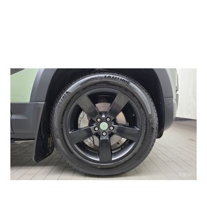 Land Rover Defender 110 D300 75e Anniversaire Septembre 2023 24 653 km Volant à Gauche Diesel Boîte Automatique avec Caméra Arrière - Product Image 5