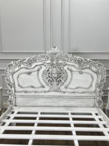 ชุดเฟอร์นิเจอร์ห้องนอน เตียงไม้และโต๊ะข้างเตียง ทำจากไม้เนื้อแข็ง - Product Image 2