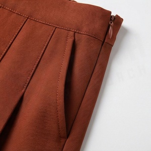 Jupe mini plissée taille haute pour femme, couleur unie, design en forme de A, style décontracté, marron - Product Image 3