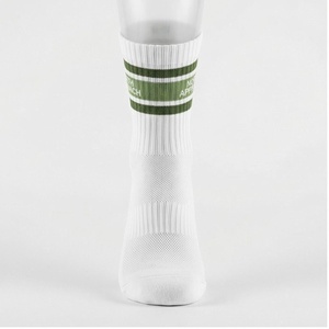 Chaussettes blanches à rayures vertes, chaussettes de basket-ball en coton respirant pour adultes, saison estivale - Product Image 1