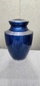 Urna Funeraria de Estilo Americano con Diseño Grabado, Fabricada en Latón, 220 Pulgadas Cúbicas, para Cenizas de Adultos, Se Acepta Logotipo Personalizado - Product Image 4