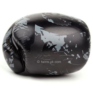 นวมชกมวยรุ่นล่าสุด สีดำและสีเทา หนังวัวแท้ 100% สำหรับฝึกซ้อม MMA มวยไทย ยี่ห้อ Twins - Product Image 6