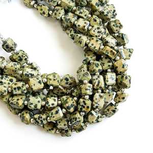 Cuentas facetadas de jaspe dalmático natural en forma de pepita, hilo de 7x9 - 8x11 mm, cuentas sueltas de piedras preciosas de jaspe dalmático para la fabricación de joyas. - Product Image 1