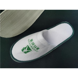 Pantuflas Desechables Blancas de Tela No Tejida para Hotel, con Asa de Plástico y Cerdas de Silicona, Ligeras, para Habitaciones de Huéspedes - Product Image 2