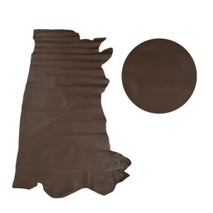 Rollo de Cuero Marrón Clásico con Acabado Cromado para la Producción de Bolsos, Carteras y Monederos, Opción Premium, Materiales Excepcionales y Duraderos - Product Image 5