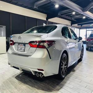 Livraison rapide, sièges en cuir foncé pour Camry 2020-2022, pneus R15, excellent état, occasion et neuf, prêt à l'emploi - Product Image 2