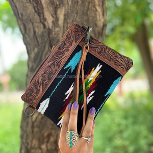 Nuevo bolso de mano Jacquard Color negro Sling bohemio tallado a mano bolsos elegantes superventas para mujer - Product Image 2