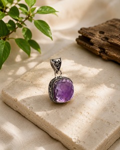 Pendentif en améthyste avec sertissage en argent, pierres naturelles, pendentifs en cristal pour femmes, pierres précieuses faites à la main, qualité AAA, classique pour mariage - Product Image 3