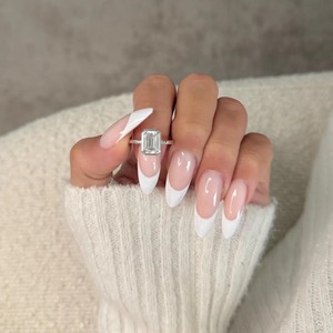 Anillo de Compromiso con Diamante Cultivado en Laboratorio, Corte Esmeralda de 2 Quilates, Oro Blanco de 14K, Certificado IGI E-VVS2, Ancho de Banda de 1.80mm para Mujer - Product Image 3