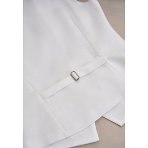 Chaleco Entallado con Cuello en V Blanco para Mujer, con Botones Dorados, Elegante Chaleco de Traje Sólido, Tejido DELWYN - Product Image 5