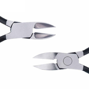 MAHFOOZ INSTRUMENTS Pince à cuticules professionnelle en acier inoxydable Outils de pédicure et de manucure Pince de qualité supérieure - Product Image 5