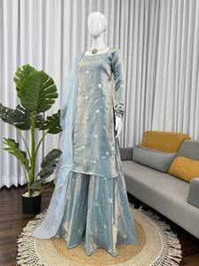 Conjunto de Salwar Kameez de Seda Bordada Fandy para Mujer - Vestido Tradicional Pakistaní para Bodas, Diwali y Graduaciones - Product Image 5