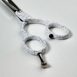 Tijeras de Peluquería Profesionales Personalizables de Acero Inoxidable con Punta Afilada de 5.5 Pulgadas, Hoja Recta, para Diestros, Color Blanco con Diseño de Grietas de Hielo - Product Image 4