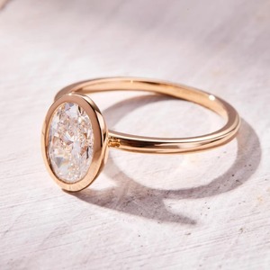 Anillo de Compromiso con Diamante Ovalado Cultivado en Laboratorio, Engaste de Oro Amarillo de 14K, Certificado IGI, 2 CT - Product Image 4