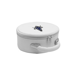 Étui pour casquette de maître maçon Blue Lodge - Simili cuir blanc avec broderie à la main du carré et des compas (G) - Product Image 1