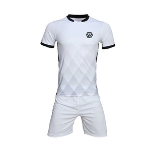 Uniforme de football respirant pour hommes grandes tailles, uniforme de football en gros, uniforme de football durable - Product Image 1