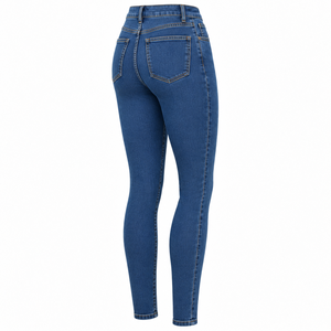 Jeans de mujer de tiro alto, corte acampanado y lavado oscuro - Product Image 4