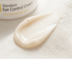 [OEM/ODM] Crema Contorno de Ojos 100ml Antienvejecimiento con Ácido Hialurónico Para Todo Tipo de Piel Uso Diario - Product Image 2