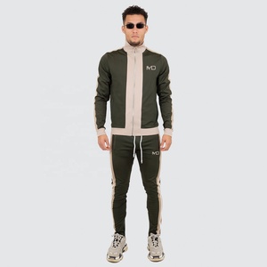 Ensemble de survêtement d'hiver personnalisé avec logo, coupe classique, en nylon, coupe-vent élastique, pour l'entraînement et le jogging - Product Image 3