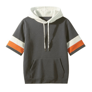 เสื้อฮู้ดแขนสั้นขายส่ง สีตัดกันที่แขนเสื้อ เสื้อฮู้ดฤดูร้อนแบบเรียบๆ เสื้อยืดมีฮู้ดแบบสวมหัวสำหรับผู้ชาย สกรีนโลโก้ตามสั่ง - Product Image 6