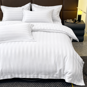 Parure de lit d'hôtel rayée blanche 4 pièces 100% coton 300TC Housse de couette Taies d'oreiller Drap-housse Style moderne Toutes saisons - Product Image 1