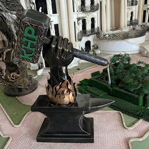 Escultura de hierro forjado al por mayor con figura de mano sosteniendo un martillo, estilo moderno y antiguo, para decoración del hogar, regalos, artesanías, personalizable con su diseño. - Product Image 2