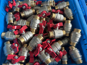 Фабрика IFAN продает шаровой клапан 1/4 "-4" красная длинная ручка железный шар PN25 с двойной внутренней резьбой латунные шаровые краны - Product Image 4
