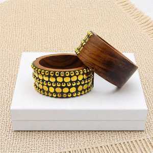 Brazalete Ancho de Madera Natural, Pulido y Liso, Hecho a Mano, Joyería Étnica de Moda para Mujer - Product Image 2