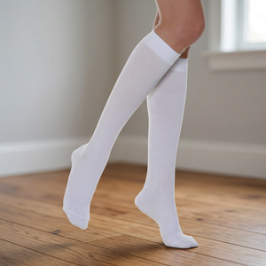 Chaussettes de compression blanches mi-hautes respirantes en tricot à pression graduée pour le sport, l'allaitement, le cyclisme et la course à pied - Product Image 6