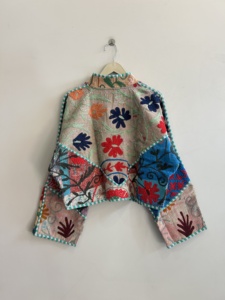 Veste en coton brodée Suzani, veste bohème respirante, veste en coton à motif floral pour femmes, style streetwear printemps - Product Image 1