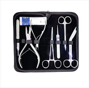 Nuevo Kit de Sutura Profesional para Estudiantes, 7 Piezas, Porta Bisturís, Pinzas para Tejidos, Tijeras para Iris, con Estuche de Cuero PU - Product Image 1