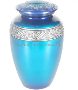 Urna Funeraria Moderna de Latón con Diseño Intrincado de Filigrana Floral/Hojas de Roble, Florero de Mesa para Servicios Funerarios - Product Image 4