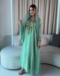 Ensemble de luxe 2 pièces pour femmes musulmanes, modeste, simple, en mousseline unie, orné de perles, col en V, soutien-gorge intégré, longueur ras du sol, coupe trapèze, pour soirée - Product Image 6