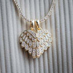 จี้เพชรทรงกลมแบบฝังขอบทอง 14K สไตล์ชาติพันธุ์  เพชรเพาะเลี้ยงในห้องปฏิบัติการ รับรองโดย IGI เครื่องประดับชั้นดี - Product Image 5
