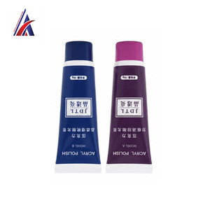 Crème de polissage acrylique de qualité supérieure 65g pour la restauration des surfaces et l'élimination des rayures, présentée en boîte pour supermarché - Product Image 5