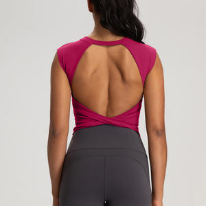 Camiseta sin mangas deportiva ajustada de punto transpirable para mujer, con espalda hueca, ideal para yoga y uso casual de verano. - Product Image 2