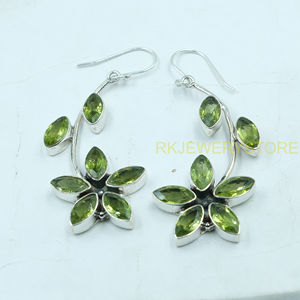 Pendientes de Peridoto Verde, Plata de Ley 925, Pendientes Colgantes, Joyería de Peridoto, Regalo para Mujeres - Product Image 6