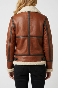 Chaqueta de moto para mujer de cuero genuino marrón con cuello de piel y cremallera. - Product Image 4