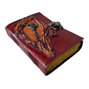 Carnet de sorts en cuir fait main, rouge, gaufré, Grimoire, avec bord festonné, mini, écologique, cadeau, papier classique - Product Image 1