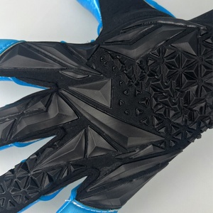 Best Manufacture Black and Blue Soccer Goalkeeper <b>Gloves</b> Breathable and Rubber Inject with Negative Cut - Product Image 4