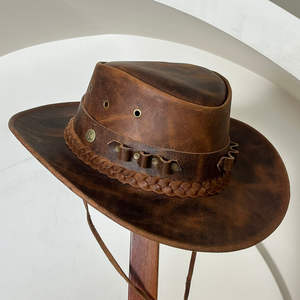 Nuevo Sombrero Vaquero Rústico de Cuero Genuino Marrón Desgastado con Banda Trenzada y Estilo Occidental para Aventuras al Aire Libre - Product Image 4