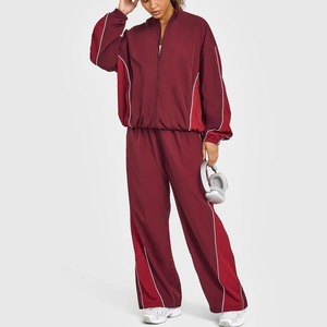 Ensemble coupe-vent imperméable personnalisé pour femme – Veste à capuche ample et pantalon de jogging à épaules tombantes – Tenue de sport d'extérieur - Product Image 1