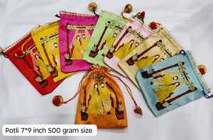 Bolsas Potli de Seda Hechas a Mano para Bodas, Festivales y Celebraciones Tradicionales Indias, Elegantes Bolsas con Cordón - Product Image 2