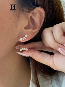 ต่างหูแบบติดหูทรงสามเม็ดแบบขายส่ง, ต่างหูเพชรทรงหลายเหลี่ยมแบบฝังขอบอย่างหรูหรา, เครื่องประดับแฟชั่นเคลือบทองคุณภาพพรีเมียม - Product Image 1