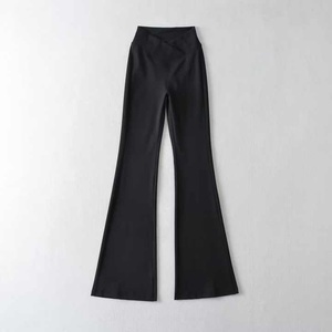 Pantalon évasé court pour femme, style streetwear, à motifs, coupe large, en mélange coton-élasthanne, idéal pour les tenues de festival - Product Image 4