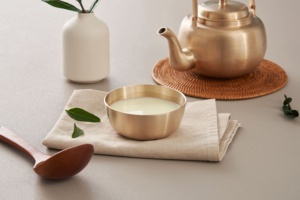 Taza de Makgeolli Coreana Hecha a Mano, Tazón para Beber de Bronce Antibacteriano Bangjja Yugi - Product Image 3