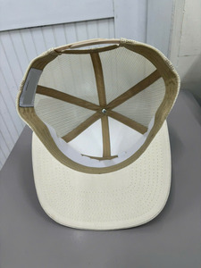 Gorra Trucker Unisex INJAE R 168 de Diseño Personalizado, Transpirable e Impermeable, con Panel Frontal de Lona con Patrón Marrón de Alta Calidad para Exteriores - Product Image 3