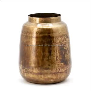 Precio al por Mayor, Florero Decorativo Moderno de Aluminio Plateado, Ecológico y Hecho a Mano por Azora Industries - Product Image 3