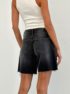 Shorts mini taille haute pour femme en jean de coton coupe ample avec ourlet brut et poches - Product Image 2